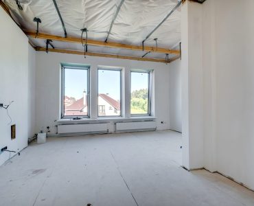 Empty unfurnished room with minimal preparatory repairs. interior with white walls